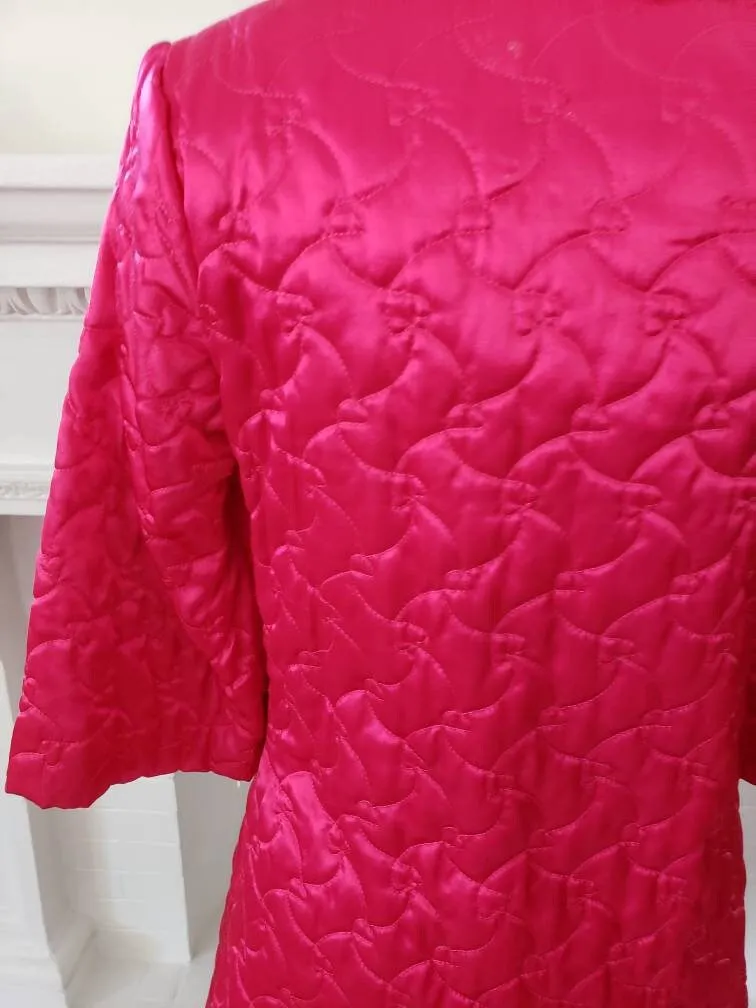 1960s Hot Pink Quilted Lounger robe / 60s A line Boudoir Jacket Zip Up Tassel Dela-Ann / Medium