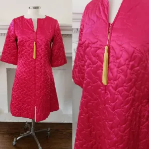 1960s Hot Pink Quilted Lounger robe / 60s A line Boudoir Jacket Zip Up Tassel Dela-Ann / Medium