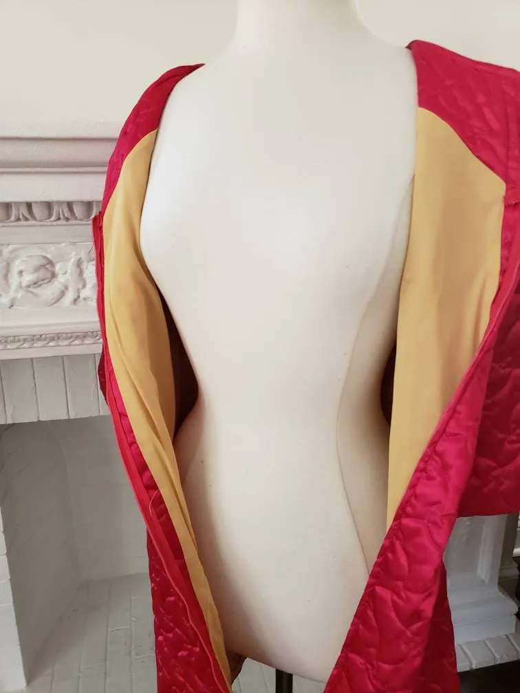 1960s Hot Pink Quilted Lounger robe / 60s A line Boudoir Jacket Zip Up Tassel Dela-Ann / Medium