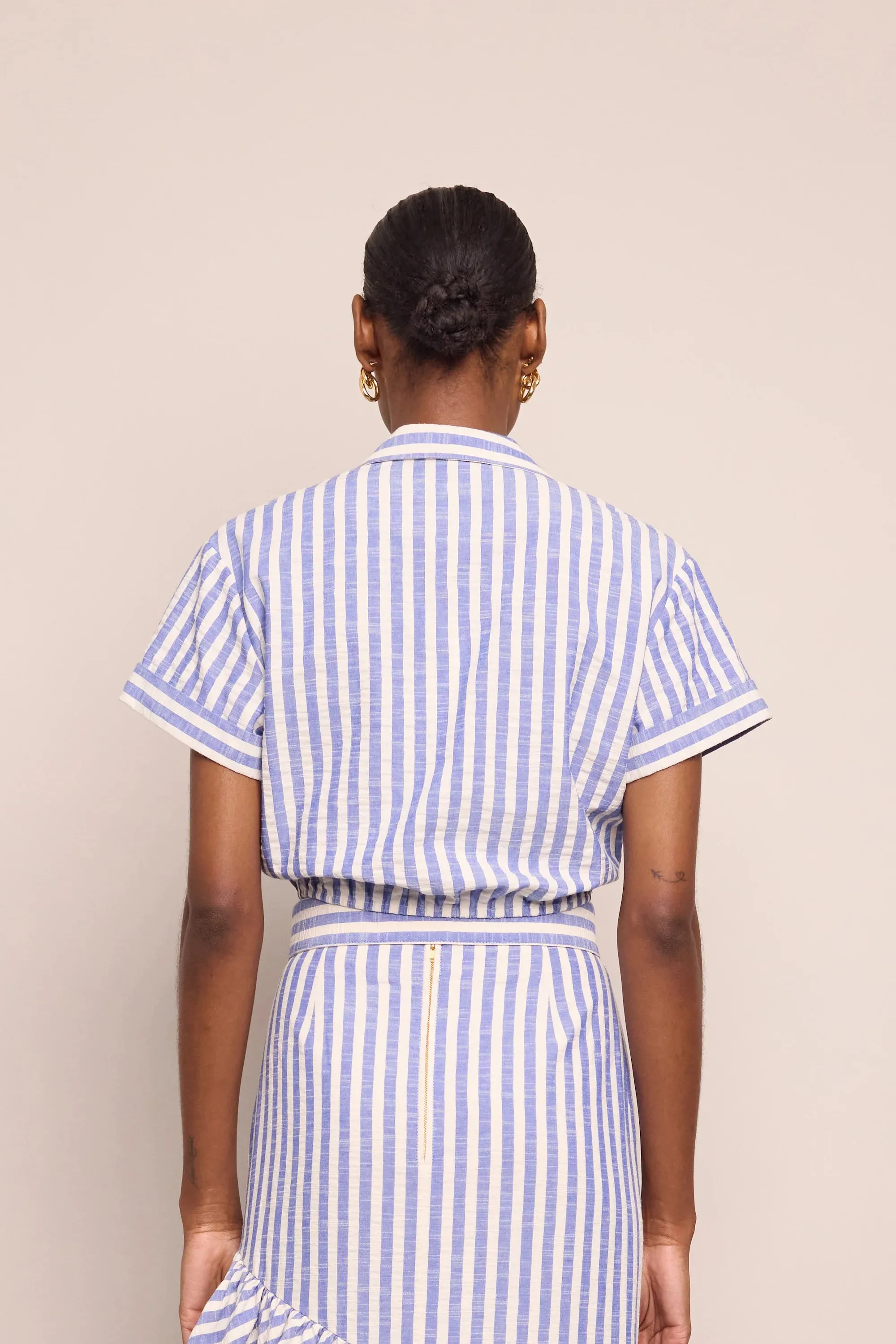 Asbury Top Ivory-Blue Striped Seersucker
