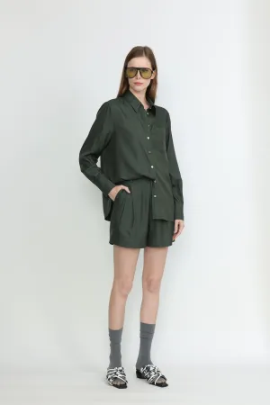 Biel Shorts - Silk pleated shorts in petrol green