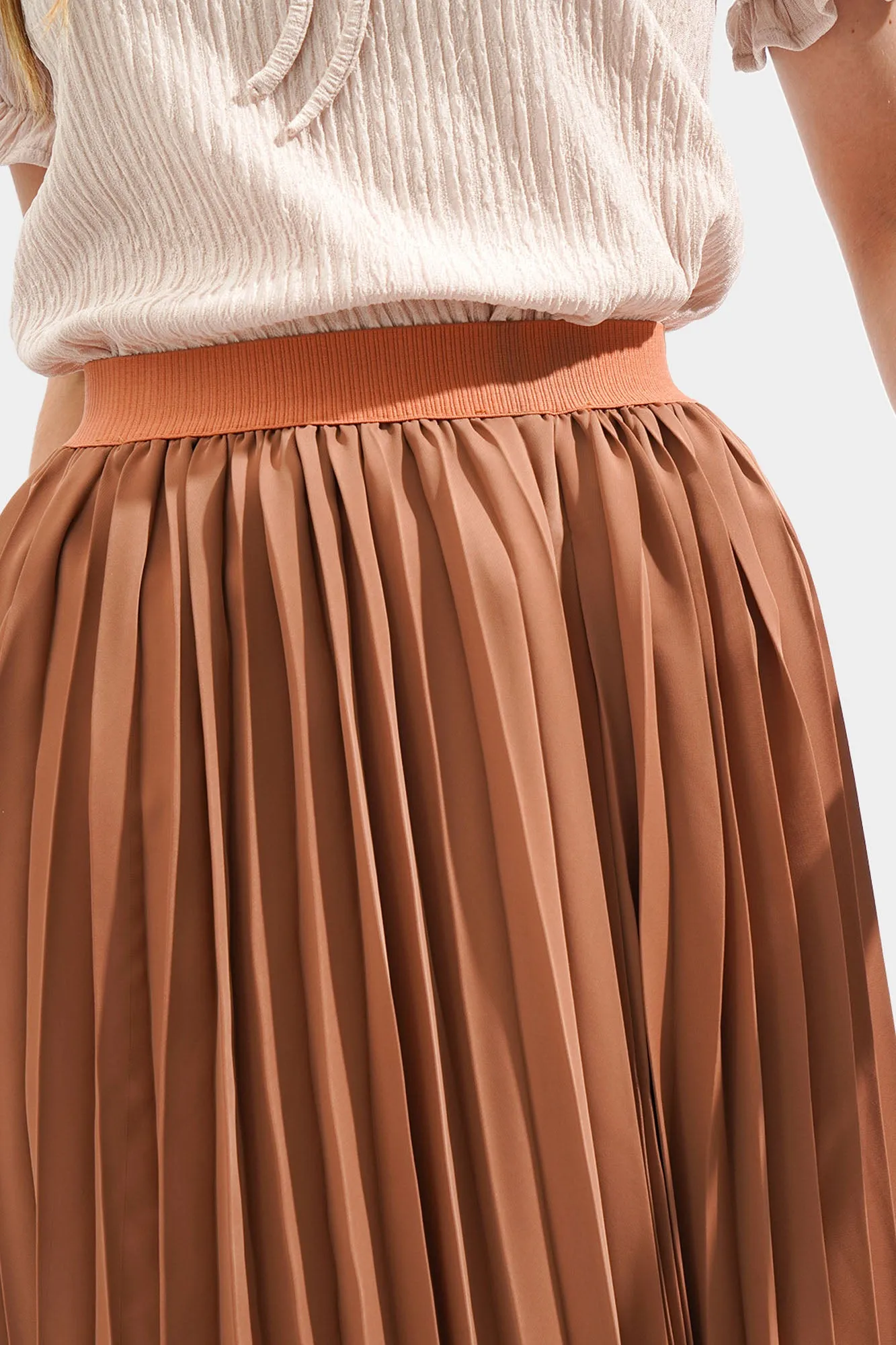 Elastic Waistband Pleated Midi Skirt