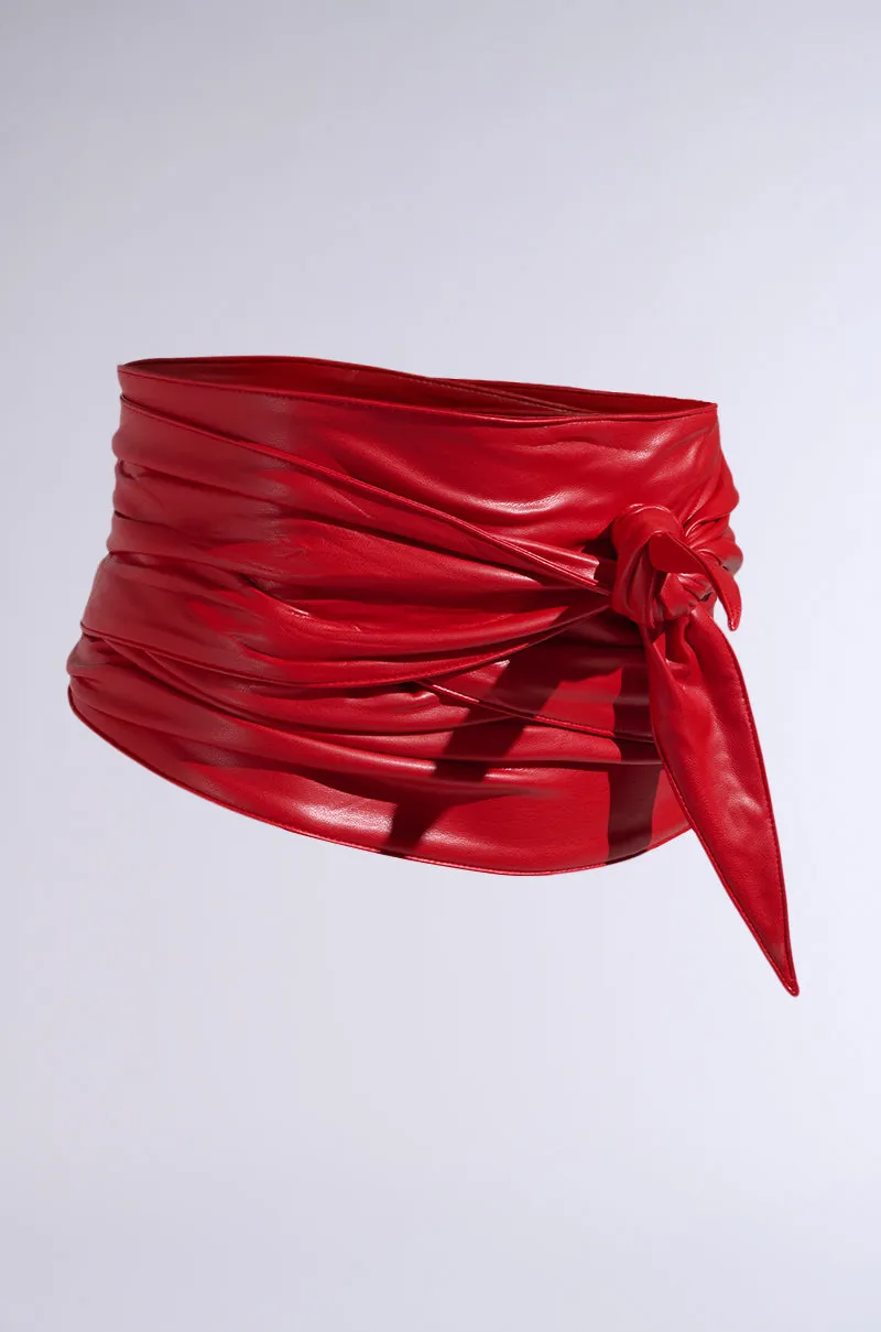 ESSENTIAL WRAP AROUND PU BELT IN RED