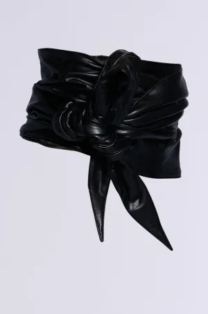 ESSENTIAL WRAP AROUND TIE BLACK BELT