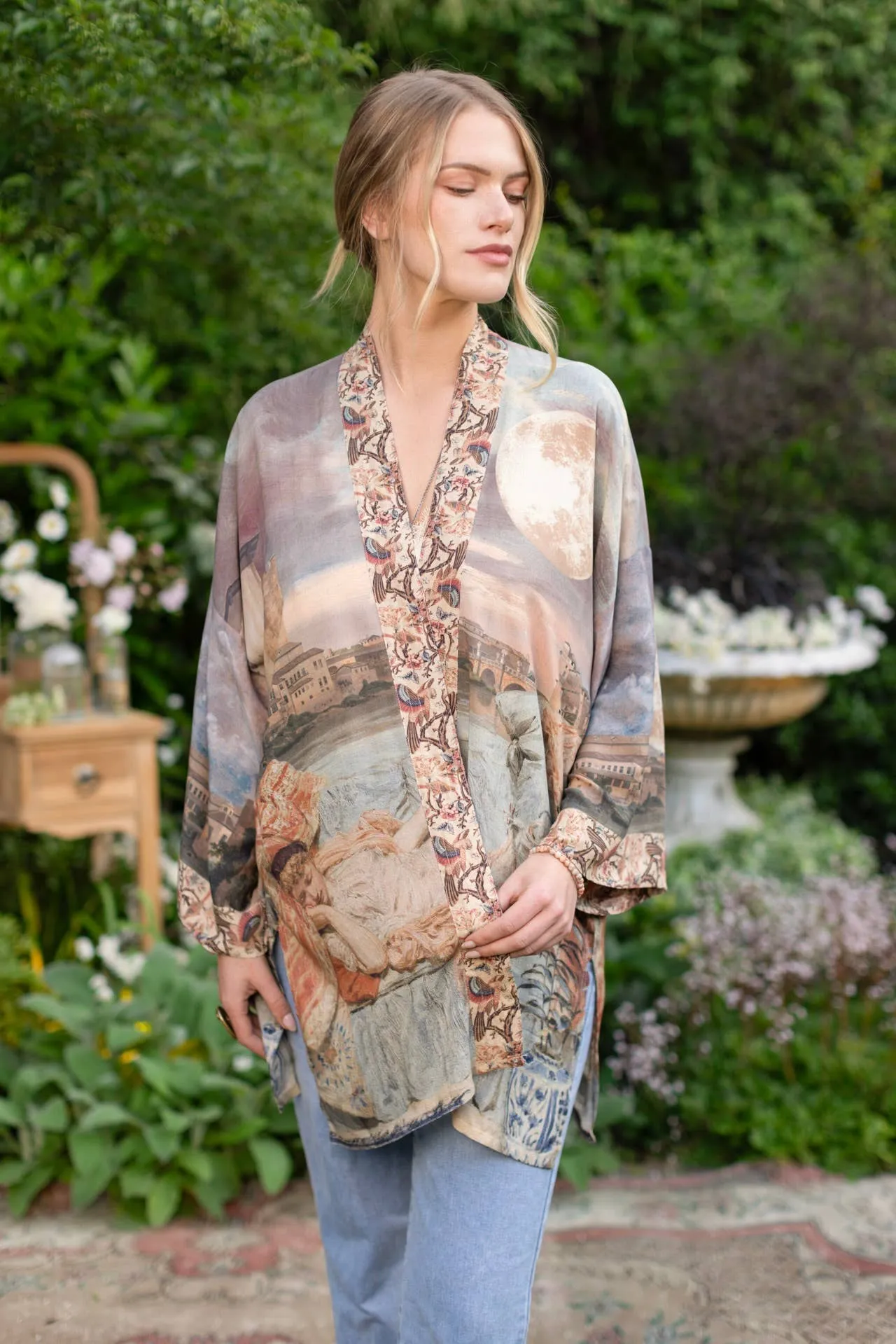 Imaginarium Matinée Duster Kimono w/ Moon mid-length
