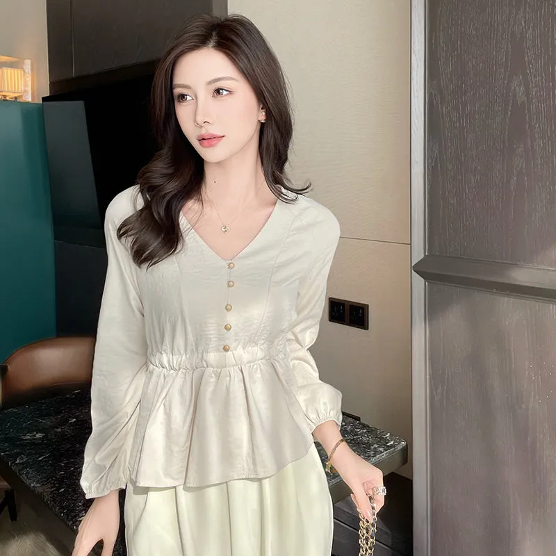 Lightweight Long Sleeve Blouse with V-Neck and Beautiful Broderie