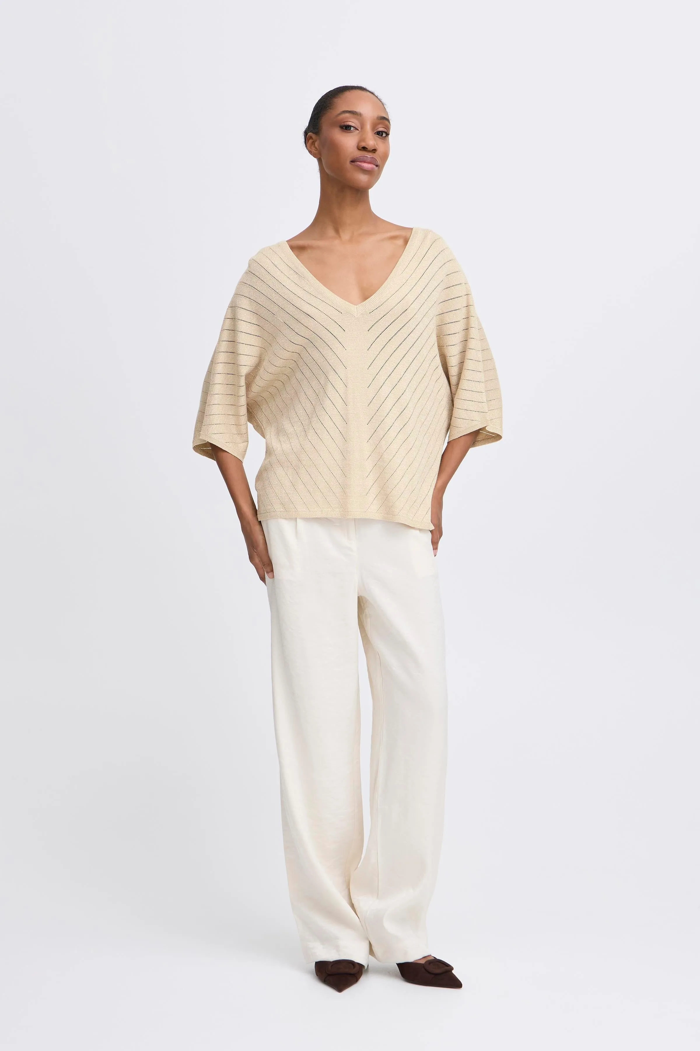 Mobbe V Neck Jumper | Frosted Almond