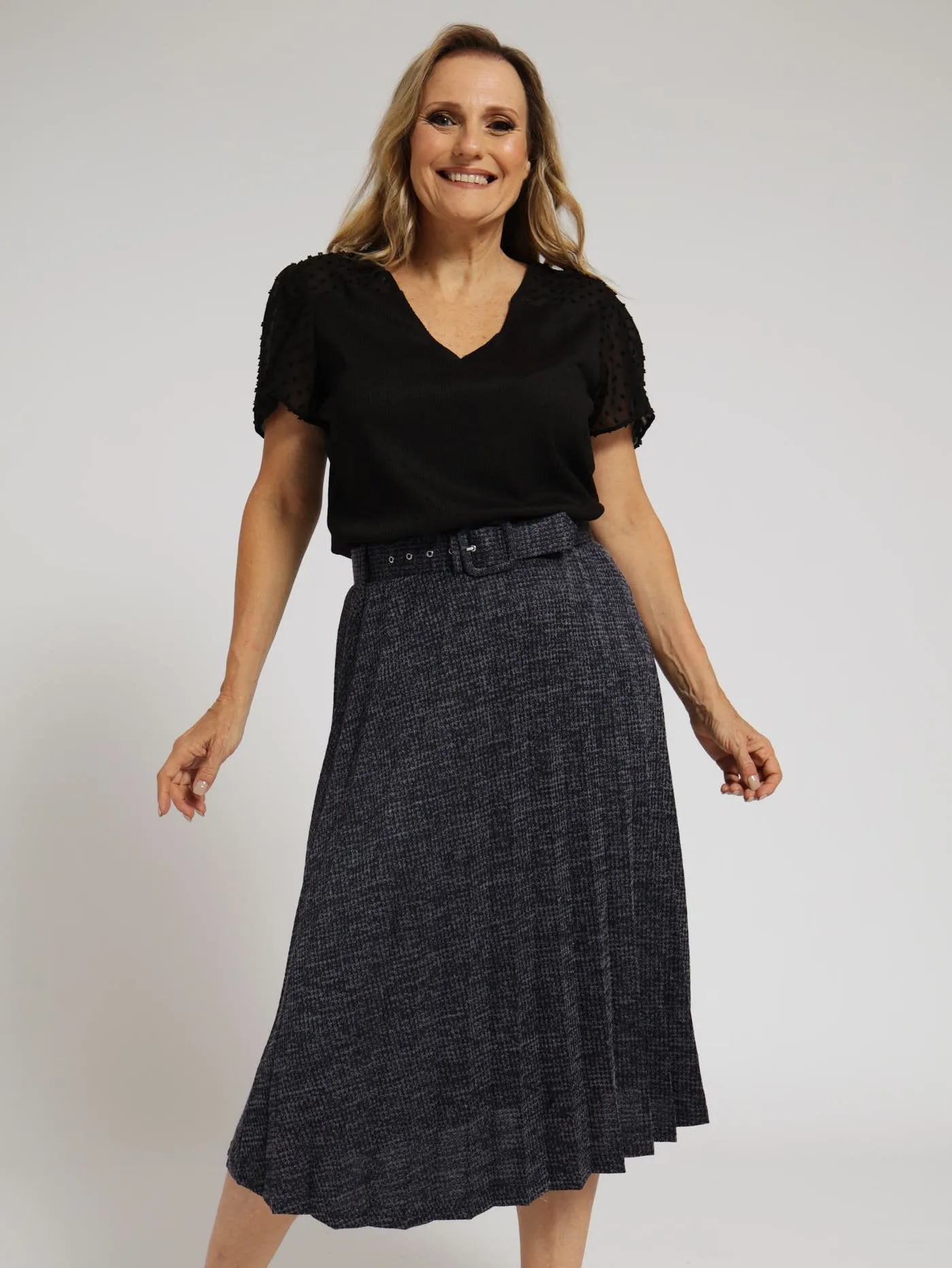Pleated Textured Knit Skirt With Belt - Navy