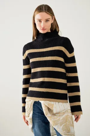 Ribbed knit jersey in black with camel stripes