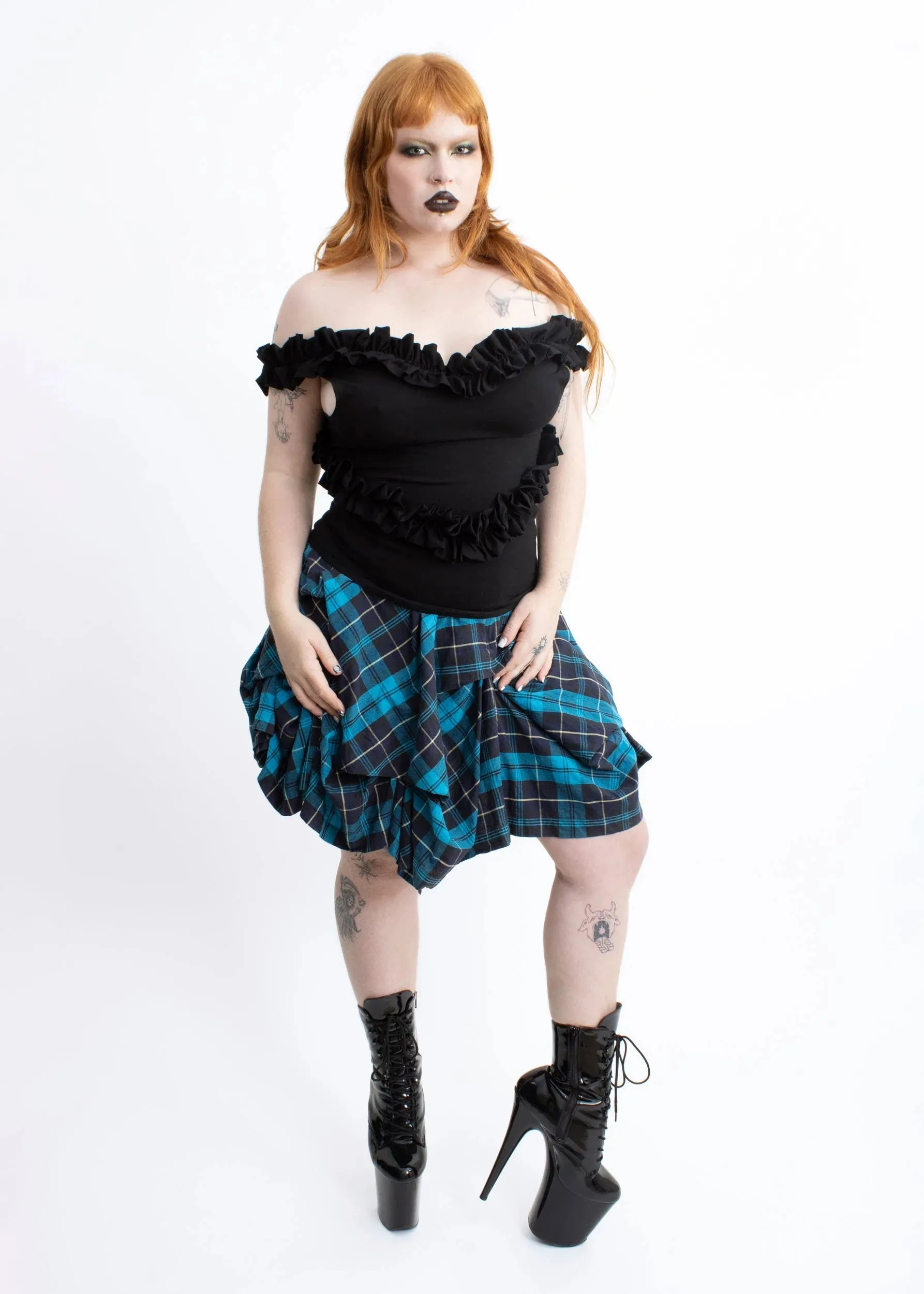 Structured tartan pin tuck skirt