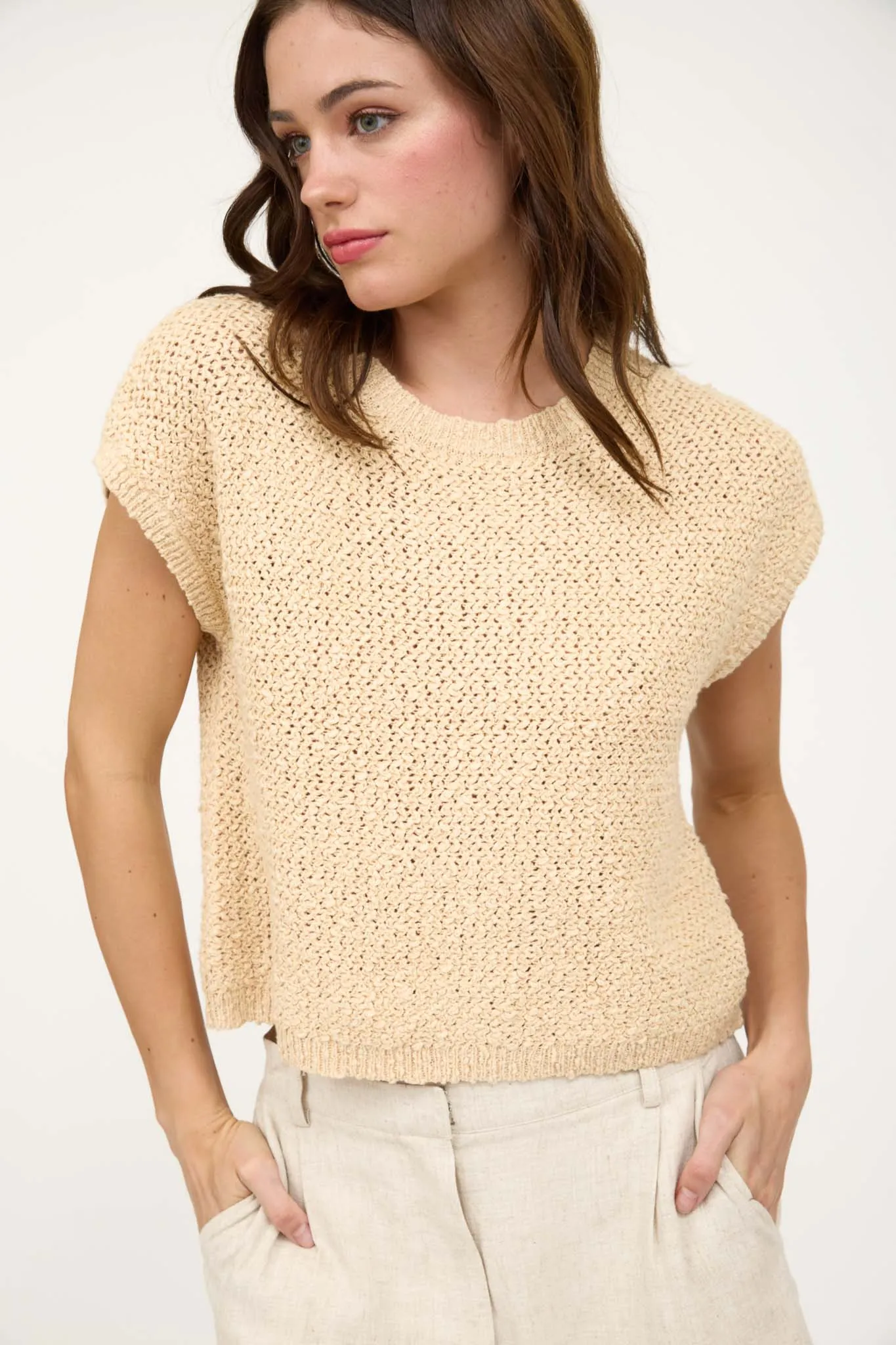 TEXTURED KNIT CREW NECK SHORT SLEEVE PULLOVER