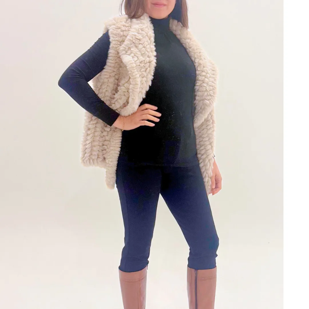 THSP1061: Ivory: Plush Faux Fur Vest