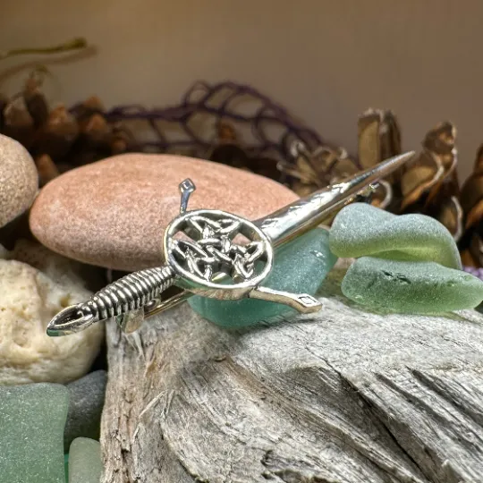 Trinity Knot Sword Kilt Pin