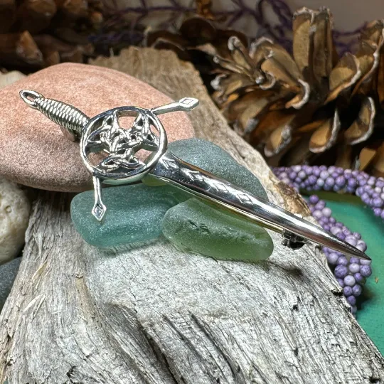 Trinity Knot Sword Kilt Pin