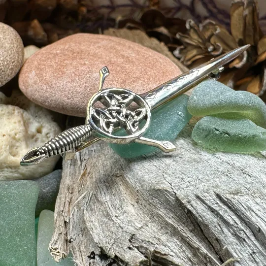 Trinity Knot Sword Kilt Pin