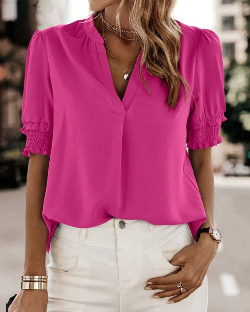 VelaVie - Short sleeve blouse with v-neckline