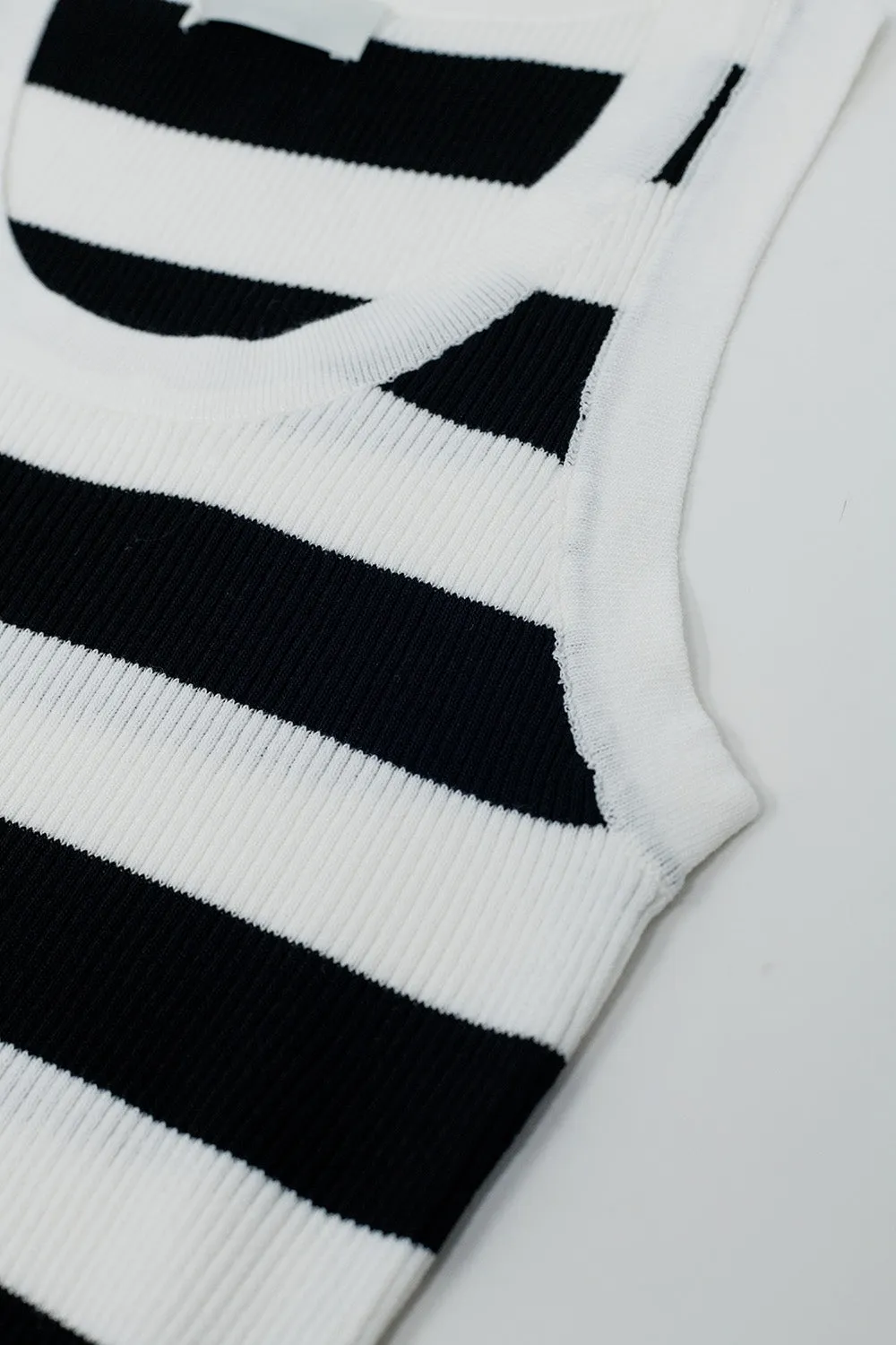 White Tank Top With Wide Stripes in Black
