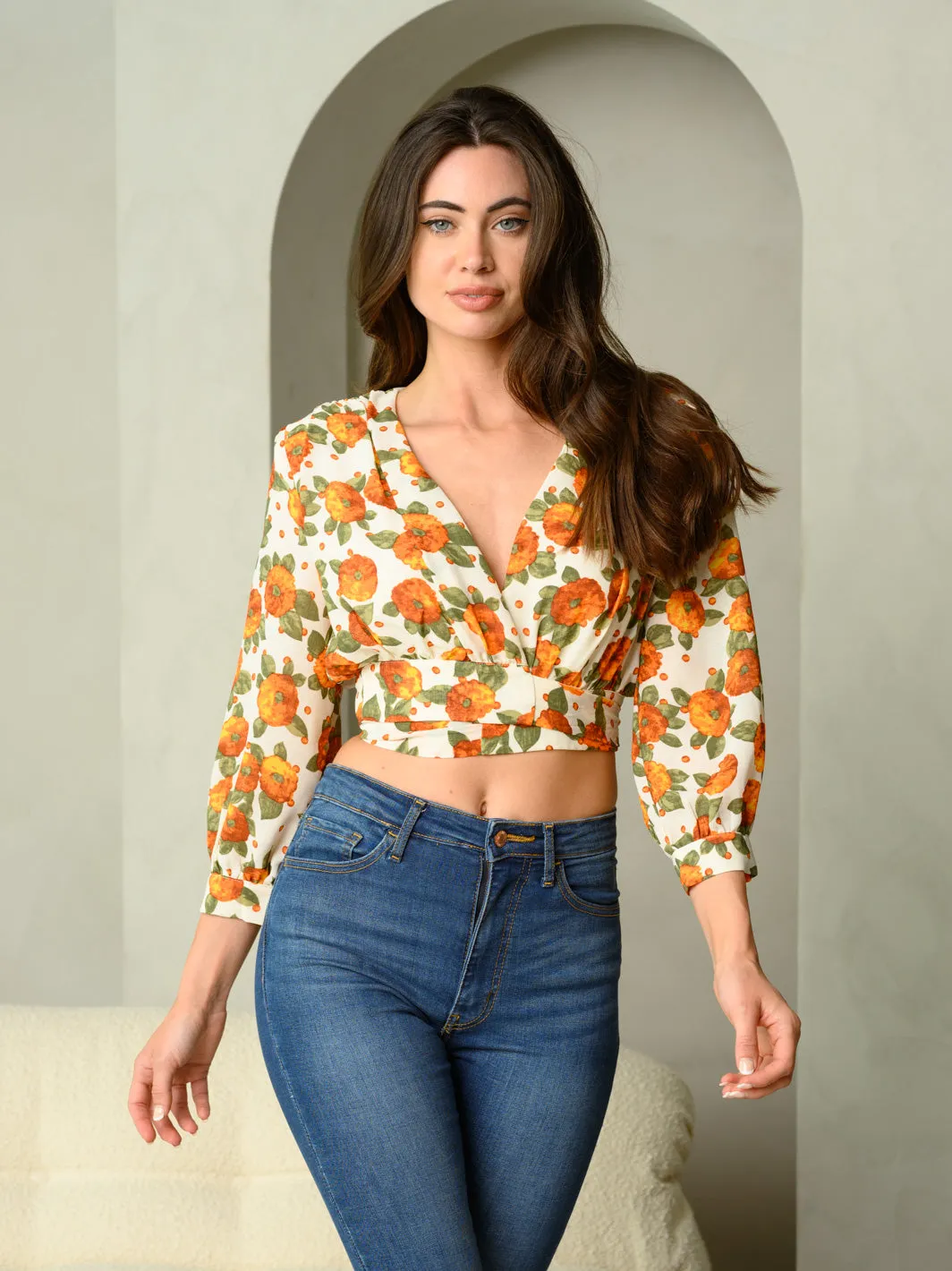 WOMEN'S 3/4 SLEEVE FLORAL V-NECK BACK TIE CROP TOP
