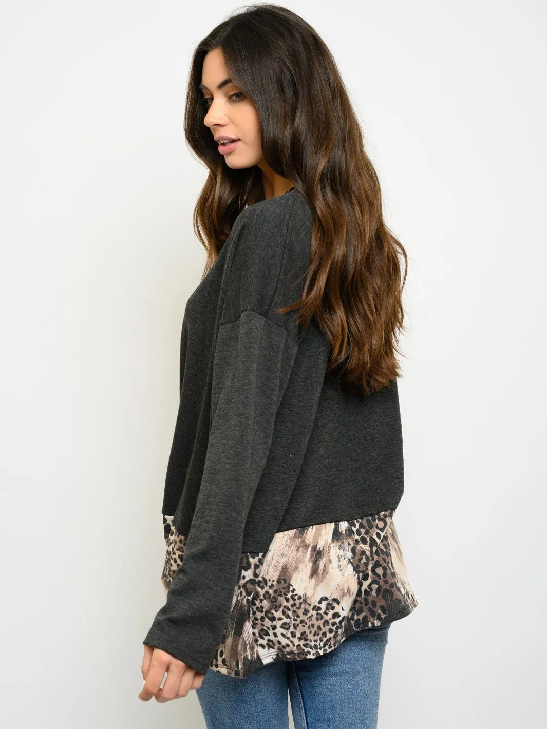 WOMEN'S V NECK LONG SLEEVE ANIMAL PRINT TOP